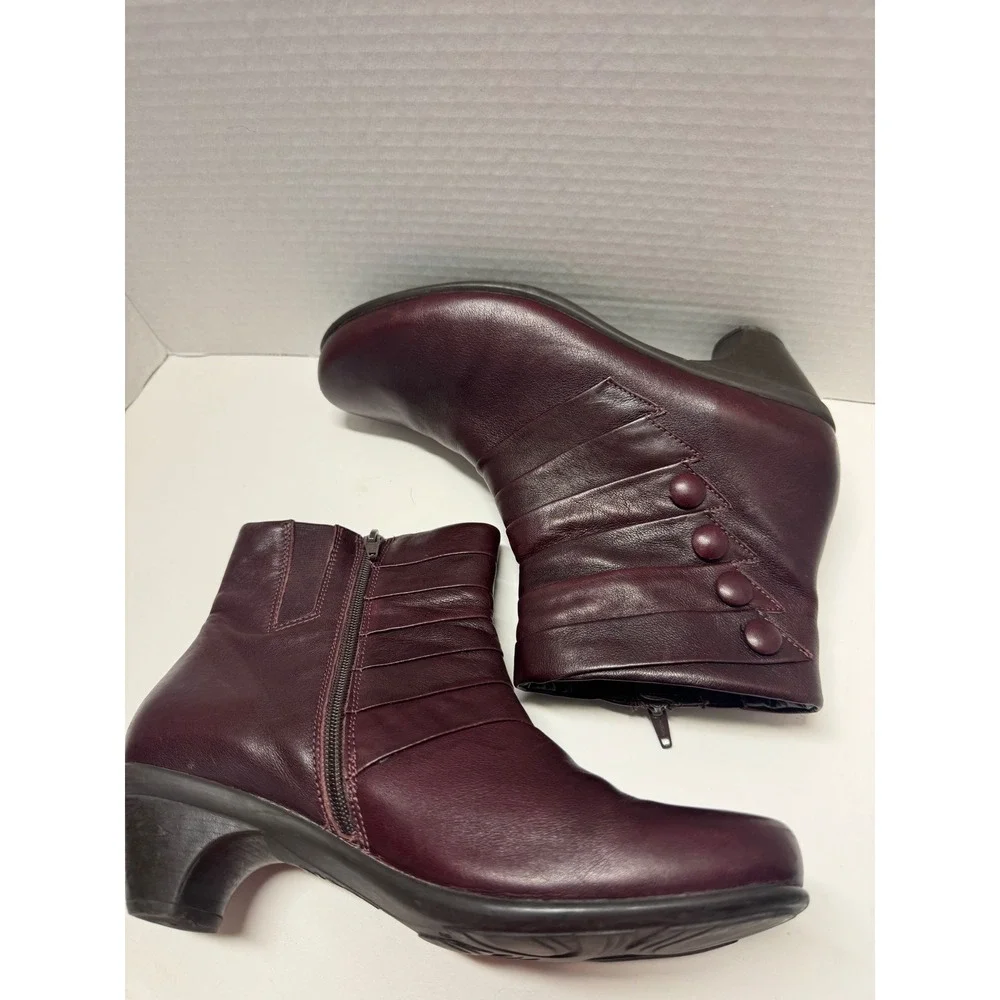 Naot‎ Burgundy Leather Pleated Button Ankle Boots Zipper Block Heel 39 8